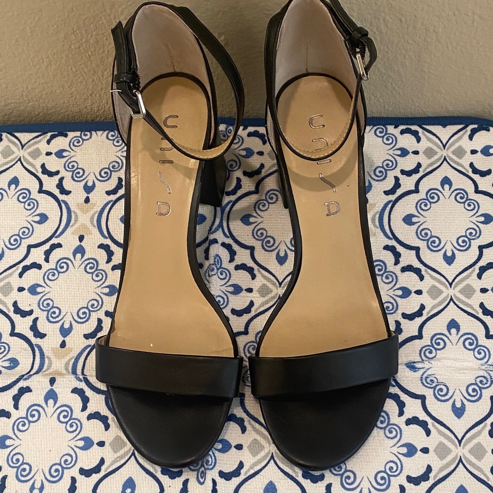 Unisa Classy Black Ankle Strap Heels